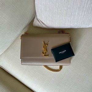 Saint Laurent Kate Medium Chain Bag Grain in Dark Beige